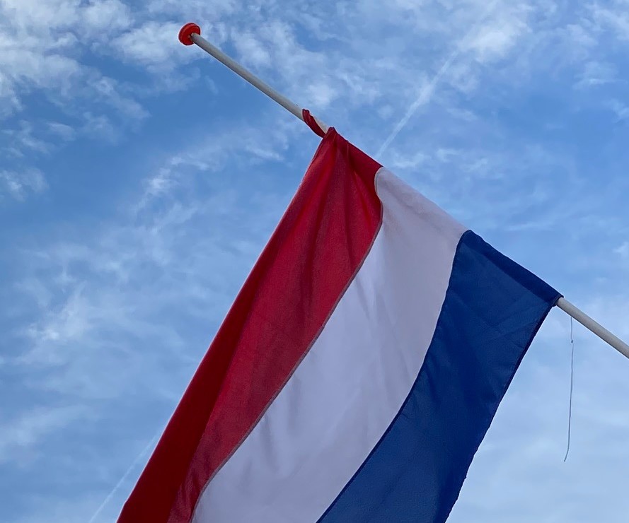 Nederlandse vlag halfstok